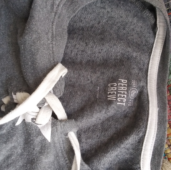 Pullover - Picture 2 of 2